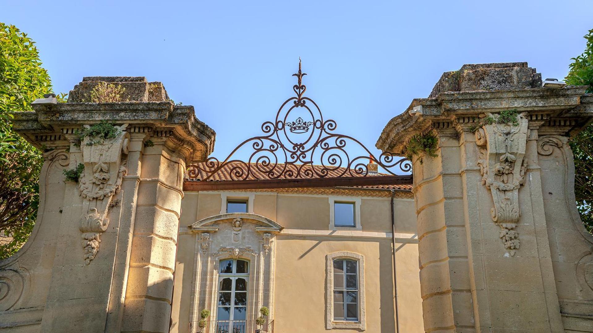 Chateau Talaud Loriol-du-Comtat Luaran gambar