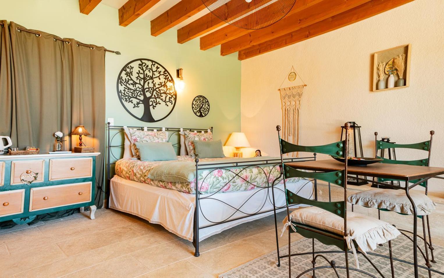 Chateau Talaud Loriol-du-Comtat Bilik gambar